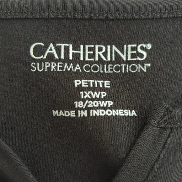 Catherines Black Short Sleeve Split Neck TopSize 1Xp=18/20 p - Picture 5 of 9
